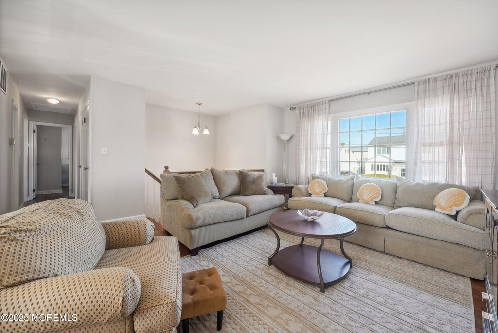 202 Yale Avenue - Photo 1