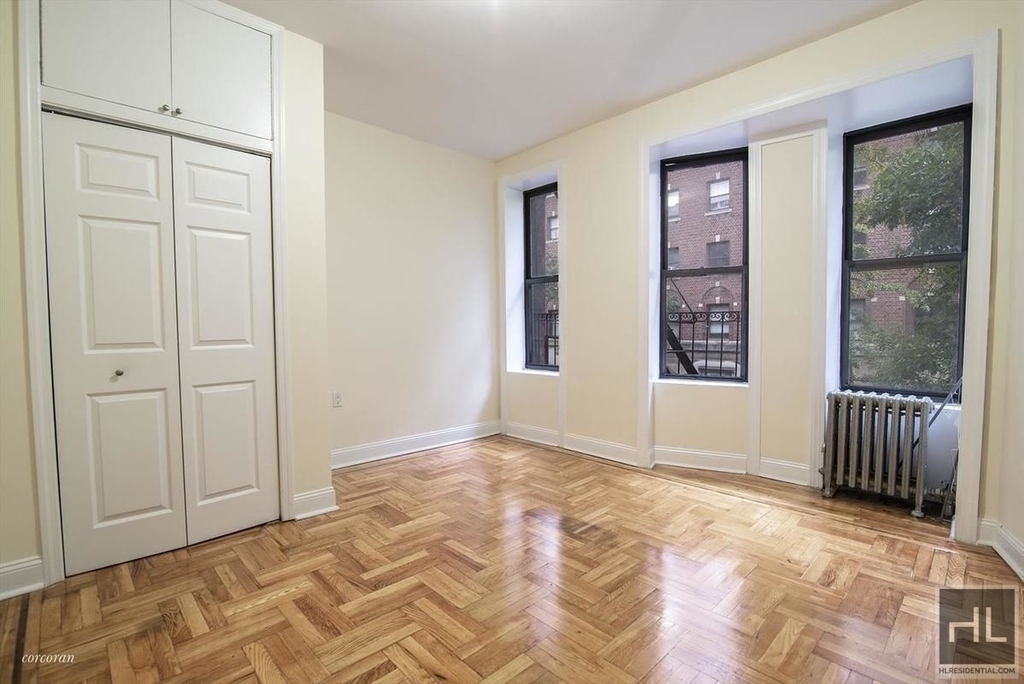 East 12th Street - Photo 1