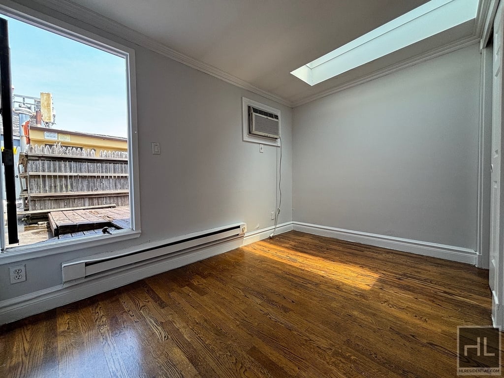 E 13th St. - Photo 10