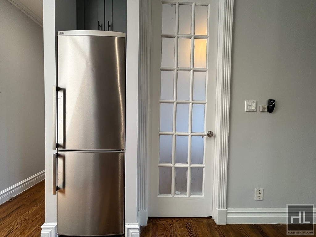 E 13th St. - Photo 5