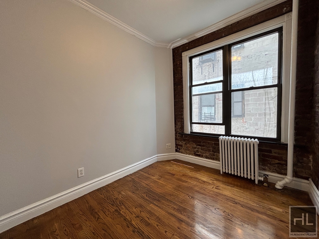 East 13th Street - Photo 6