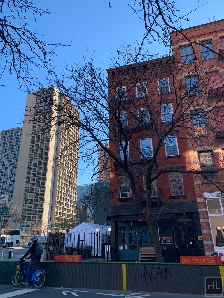 West Broadway - Photo 1