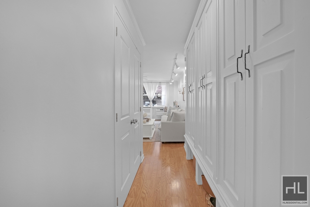 315 East 70 Street - Photo 3