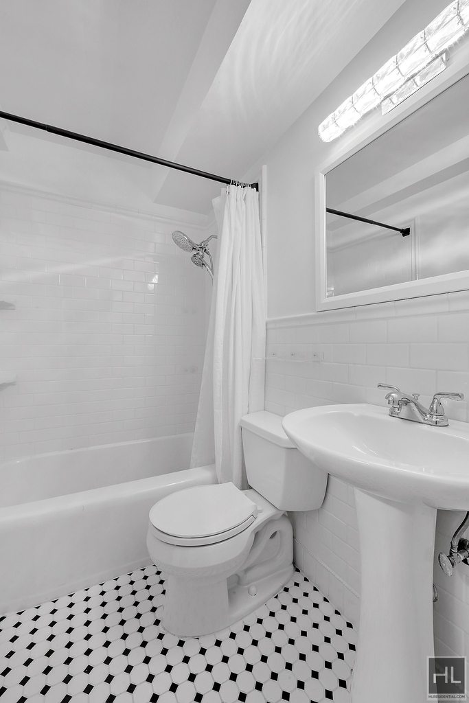 315 East 70 Street - Photo 4