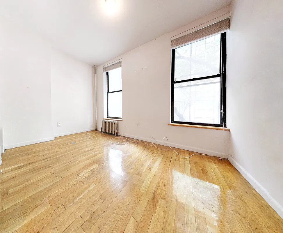 299 East 11th Street - Photo 0