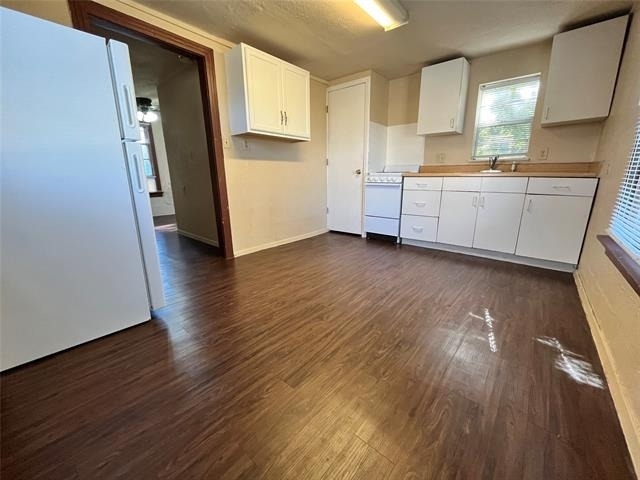 511 W Collins Street - Photo 2