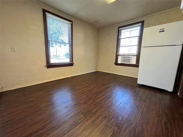 511 W Collins Street - Photo 3