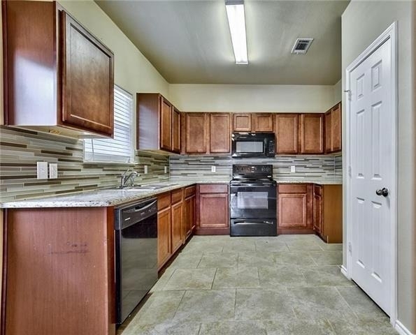 702 E College Street - Photo 8