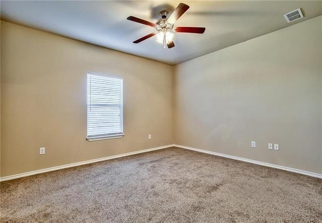 702 E College Street - Photo 19