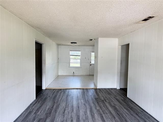 1109 E Inwood Drive - Photo 4