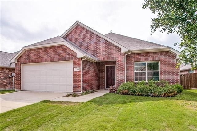 2793 Cresent Lake Drive - Photo 0