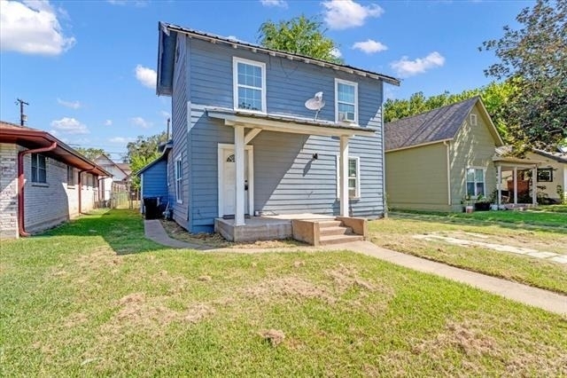 917 W Crawford Street - Photo 1