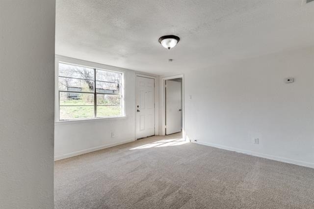 5529 Diaz Avenue - Photo 3