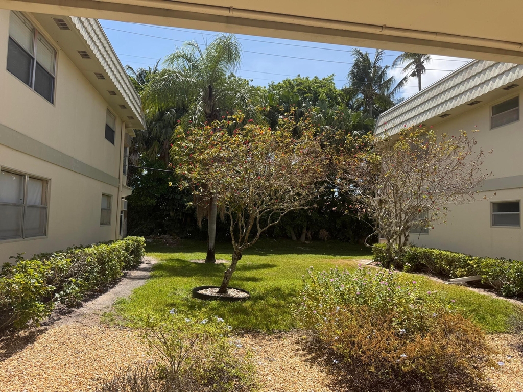 679 Saxony Way - Photo 13