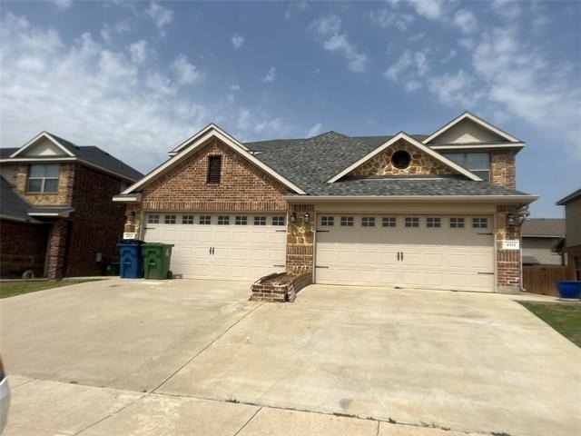 4918 Villas Drive - Photo 0