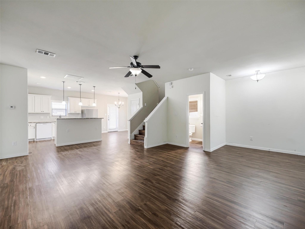 4918 Villas Drive - Photo 3