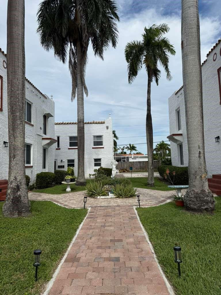 817 Tyler Street - Photo 3