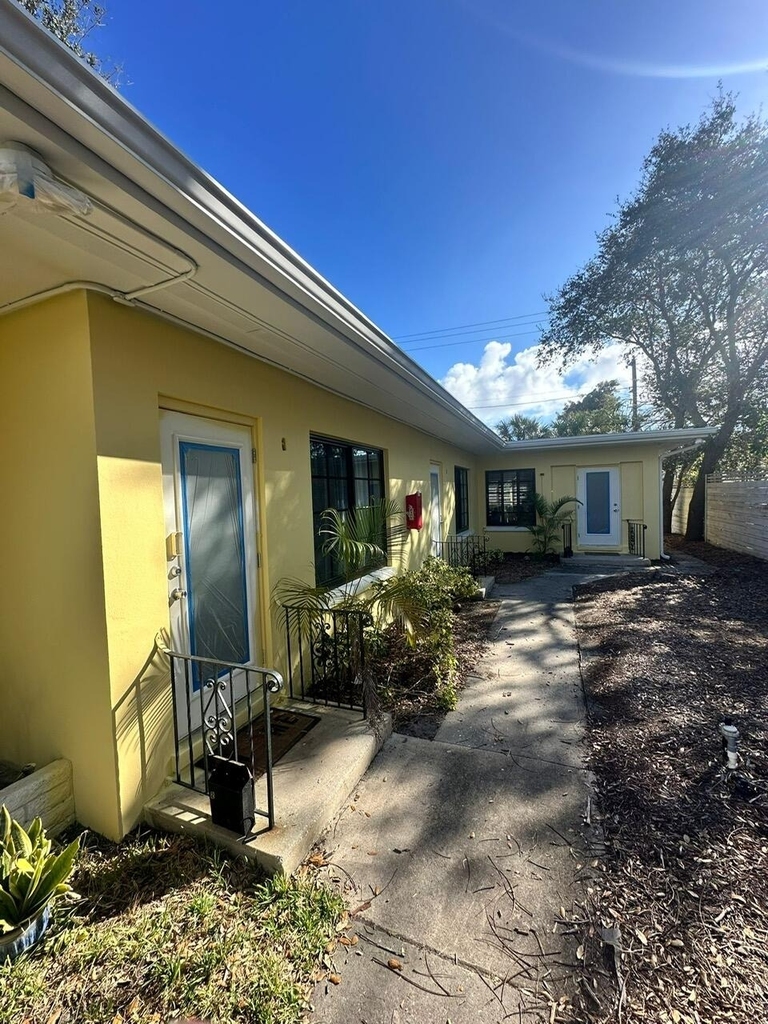 214 S Palmway - Photo 1
