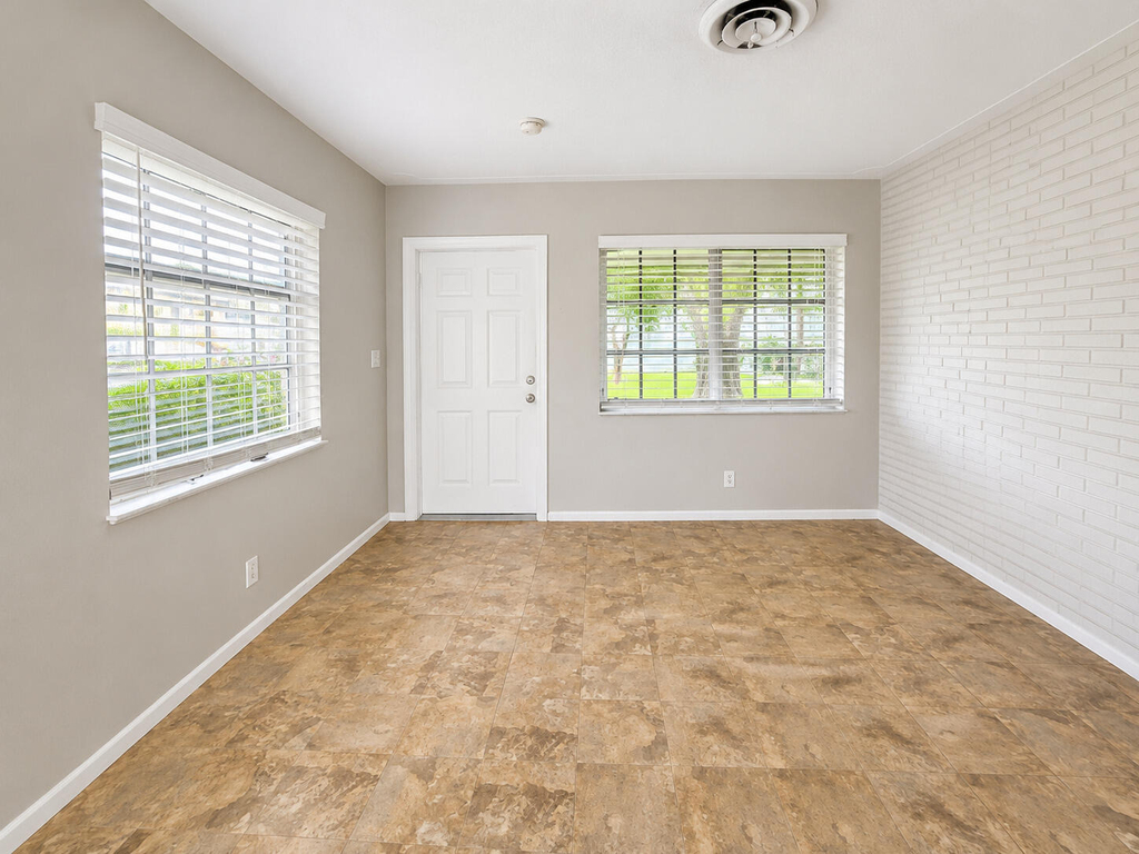 2120 Ne 41st Street - Photo 6
