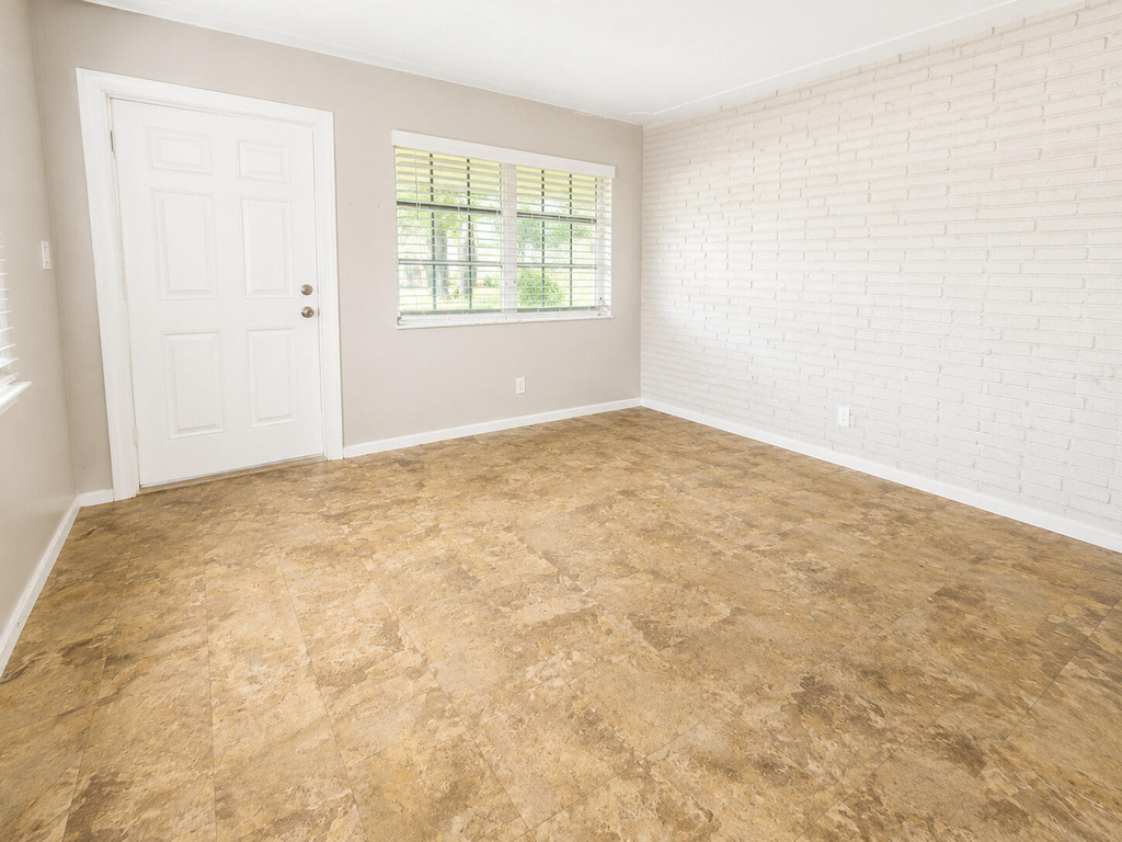 2120 Ne 41st Street - Photo 5