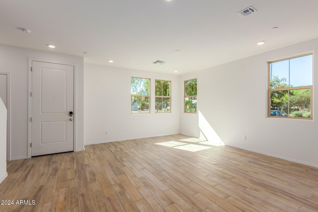 1871 E Hampton Lane - Photo 4