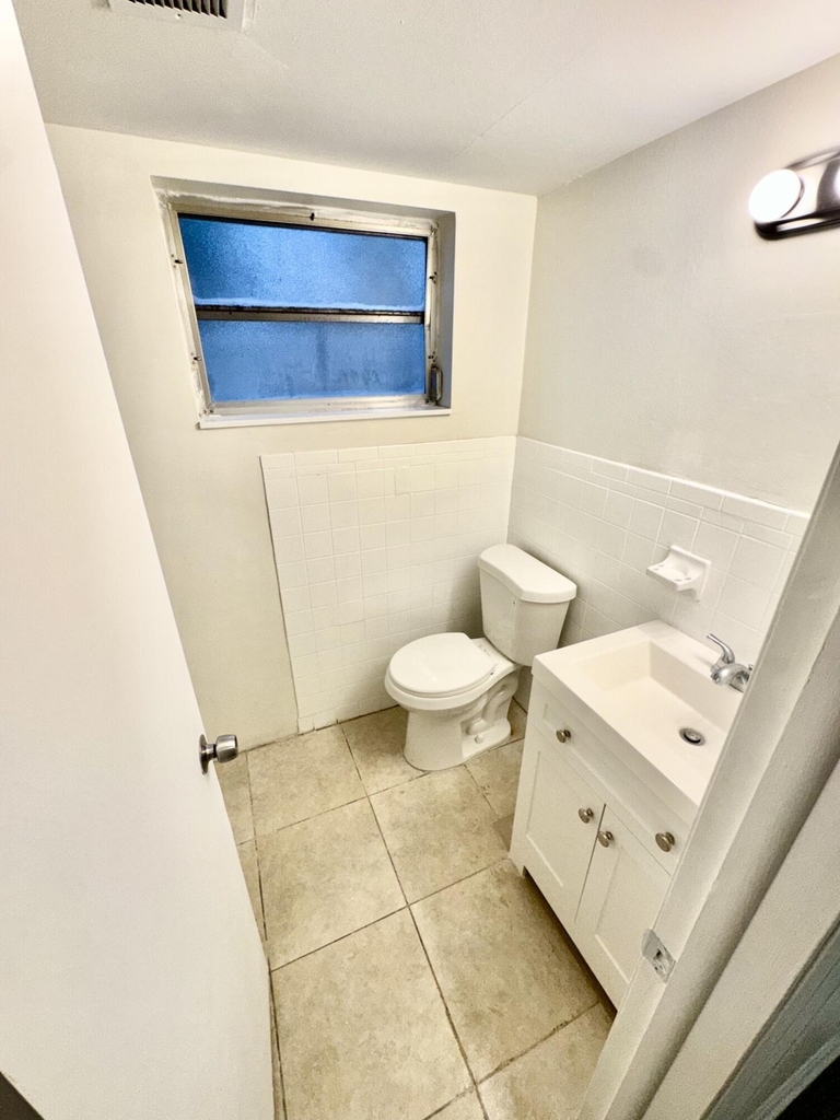 417 N K Street - Photo 2
