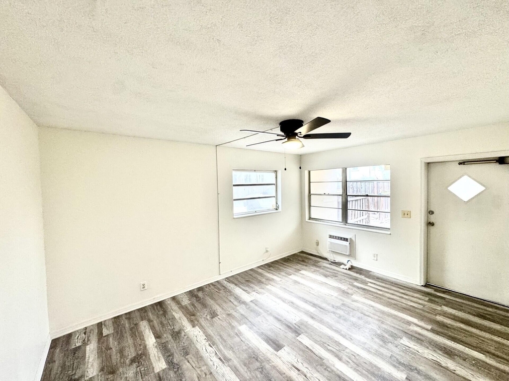417 N K Street - Photo 9