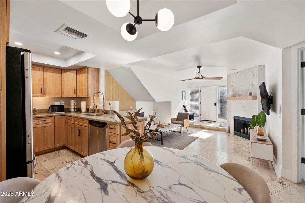 1820 E Morten Avenue - Photo 14