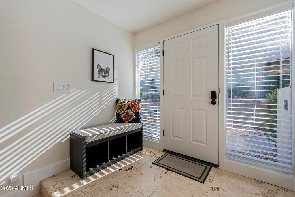 1820 E Morten Avenue - Photo 2