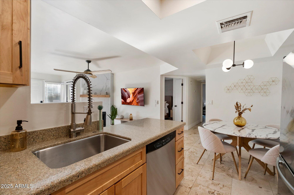 1820 E Morten Avenue - Photo 13