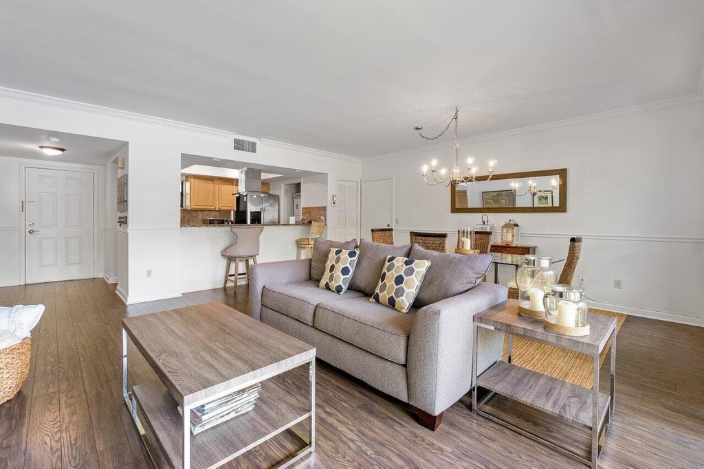 11863 Wimbledon Circle - Photo 1