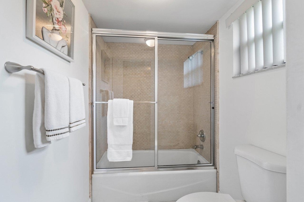 11863 Wimbledon Circle - Photo 6