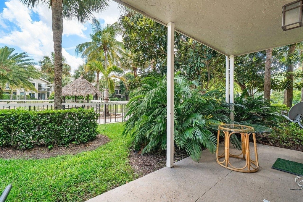 11863 Wimbledon Circle - Photo 32