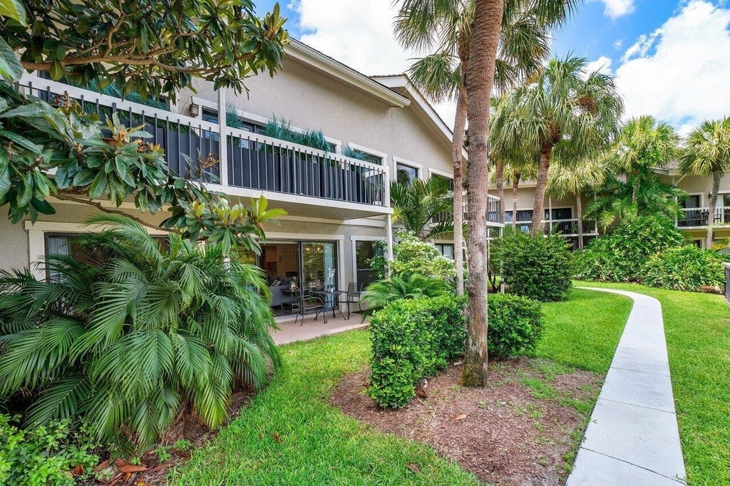 11863 Wimbledon Circle - Photo 34