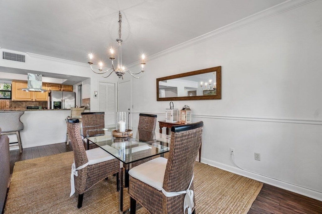 11863 Wimbledon Circle - Photo 10