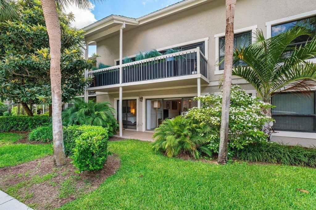 11863 Wimbledon Circle - Photo 33