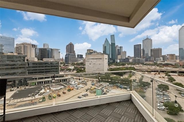 2408 Victory Park Lane - Photo 20