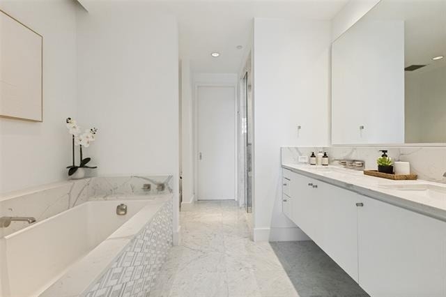 2408 Victory Park Lane - Photo 3