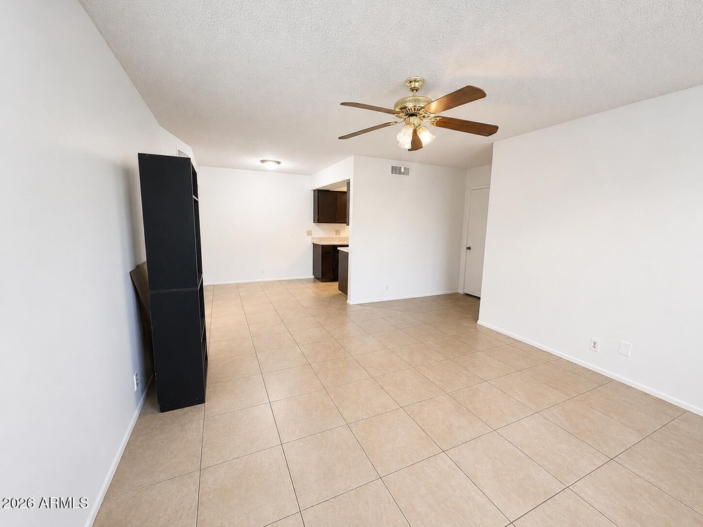 2931 E Beck Lane - Photo 2