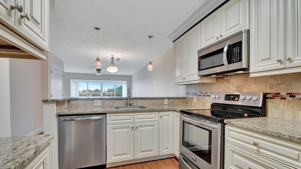 4539 Luxemburg Court - Photo 3