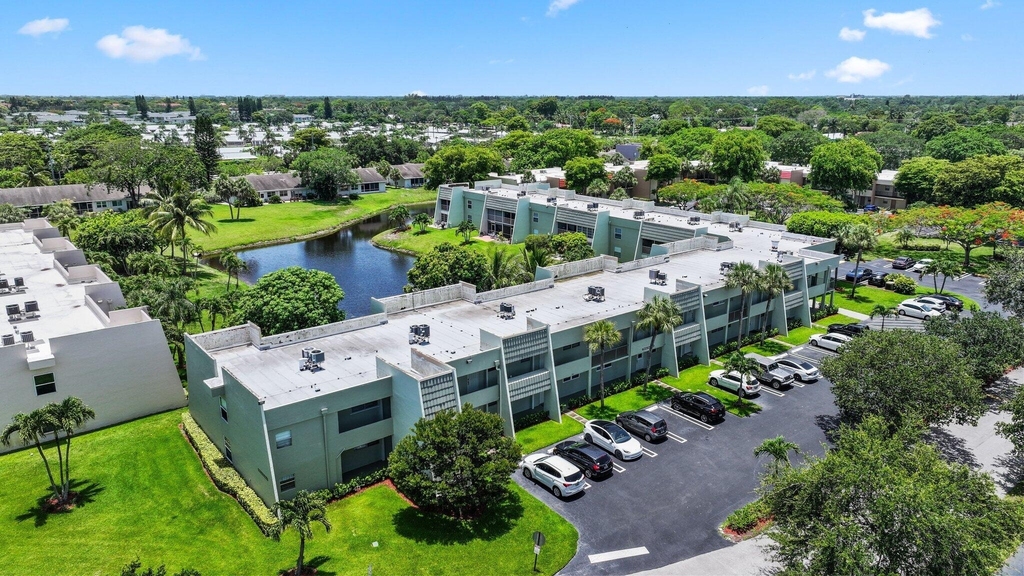 2700 Fiore Way - Photo 32