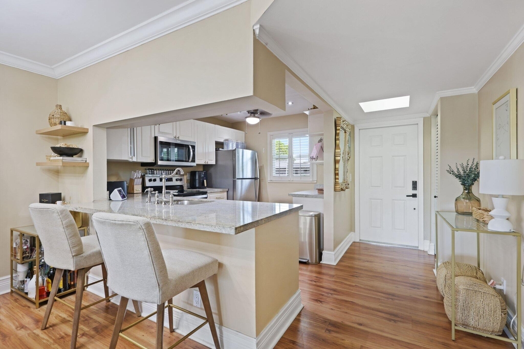 2700 Fiore Way - Photo 6