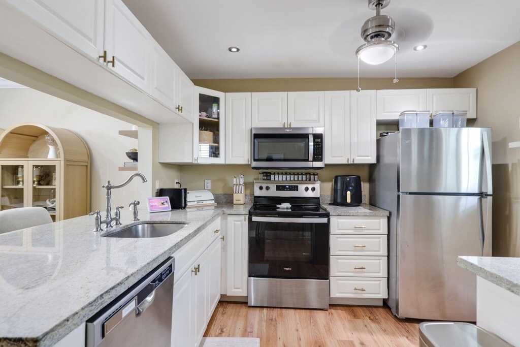 2700 Fiore Way - Photo 8