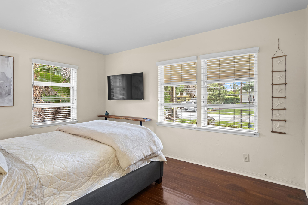 15 N Swinton Circle - Photo 18