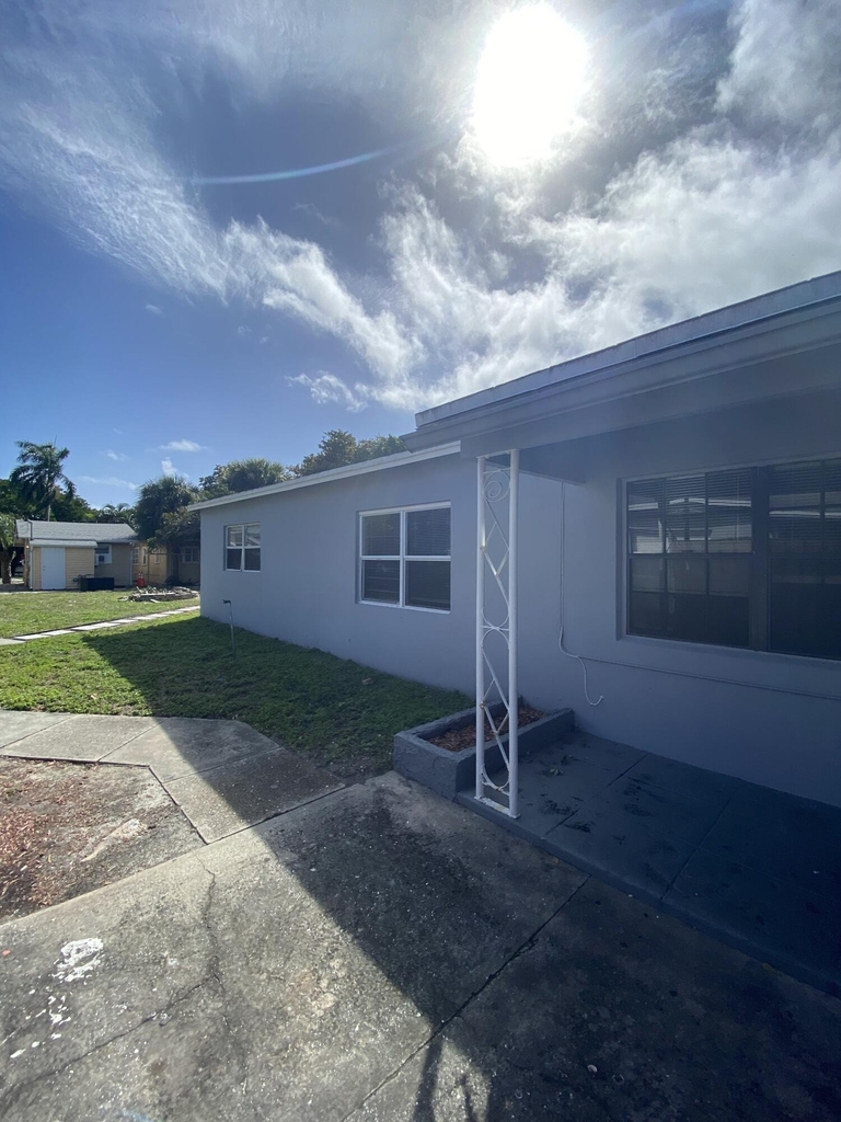 3716 Henry Avenue - Photo 0