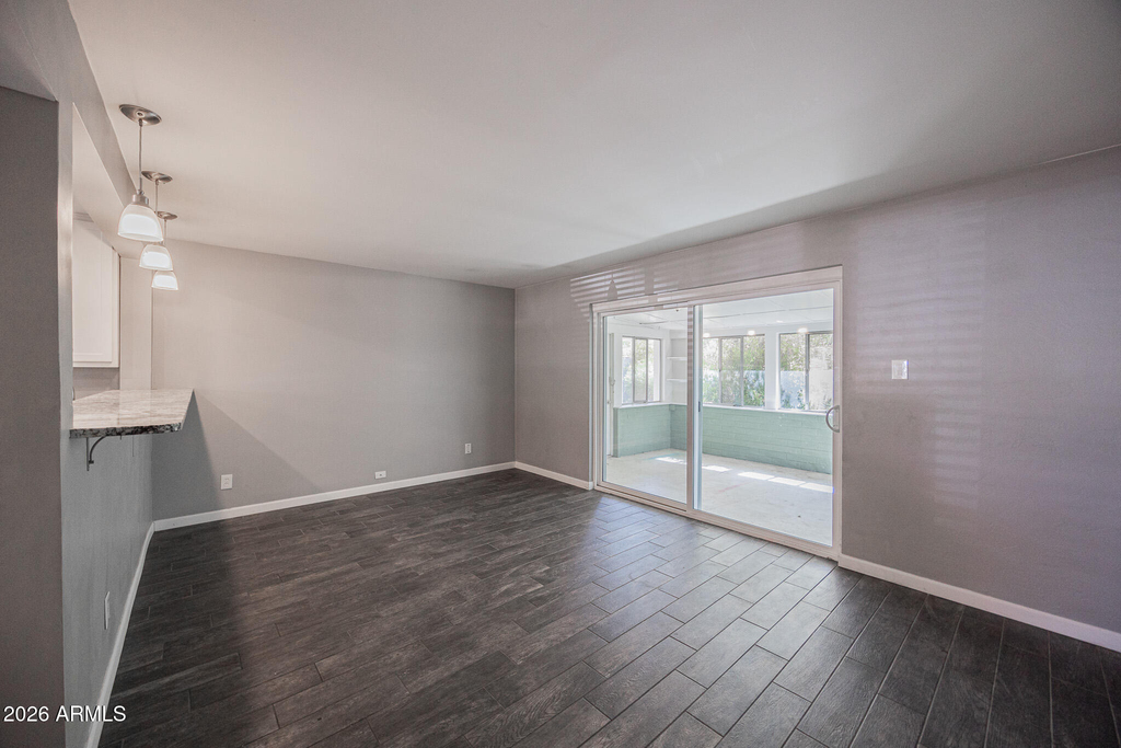 6521 N 19th Drive - Photo 4