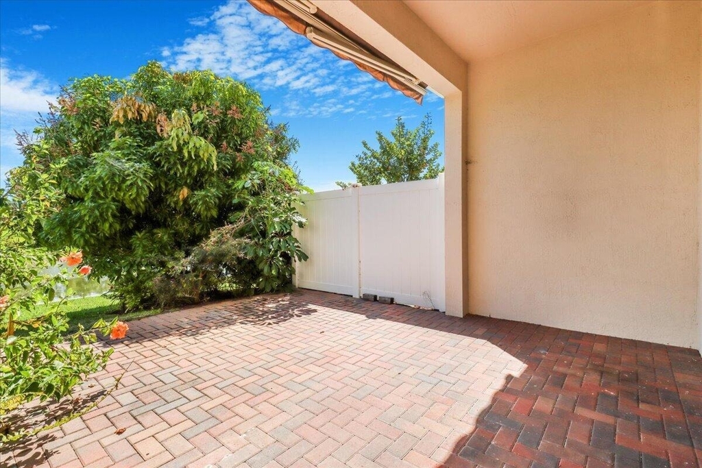 10098 Akenside Drive - Photo 16