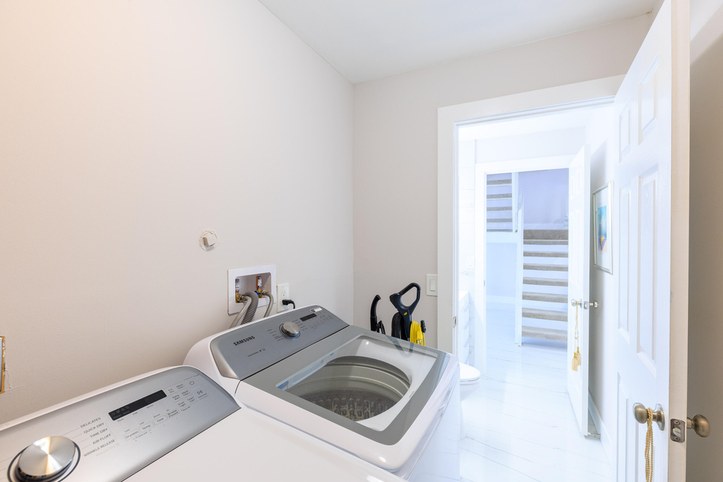 5241 Jog Lane - Photo 10
