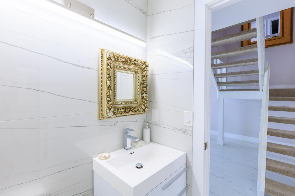 5241 Jog Lane - Photo 8