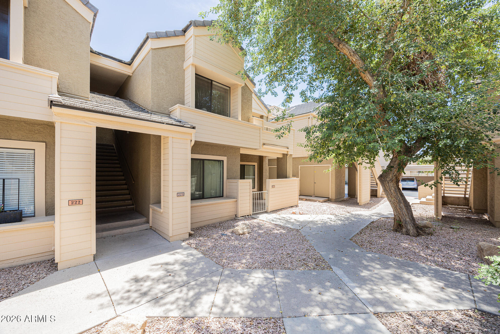 2035 S Elm Street - Photo 0